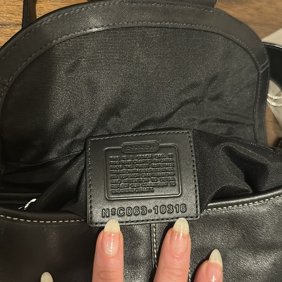 Coach Black Leather Shoulder Bag with Buckle Closure - Picture 9 of 12